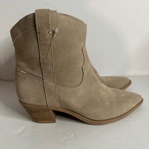 Dolce Vita Silma Suede Booties Stacked Leather Heel Rubber Sole size